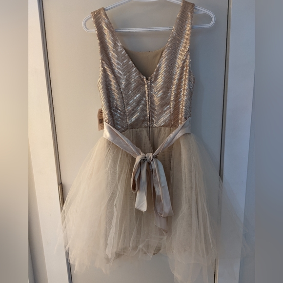 NWT Gold Sparkly Trixxi girl Dress with a tulle skirt Size - Picture 2 of 6